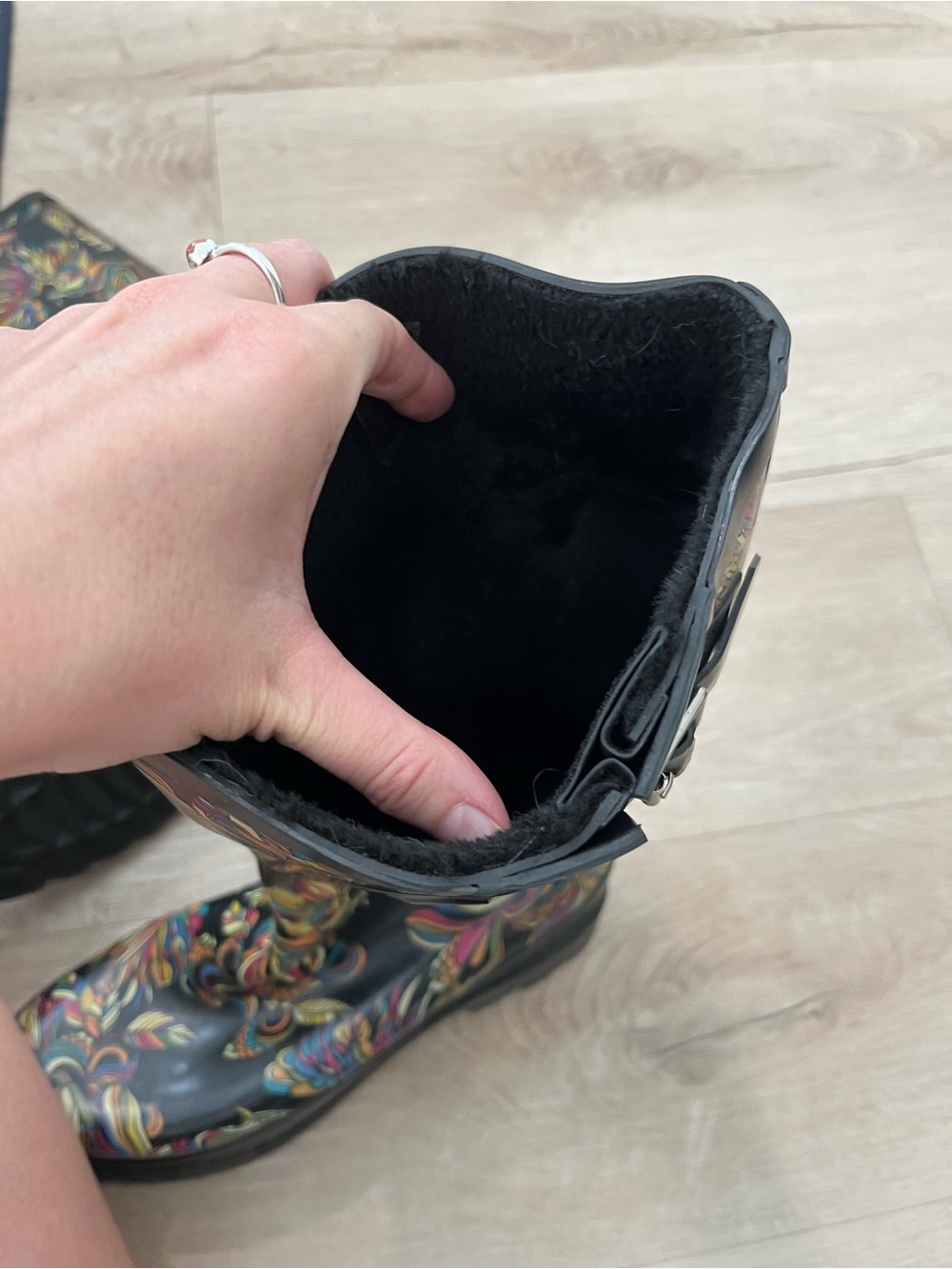 Sakroots Rhythm Rain Boot - Picture 8 of 12